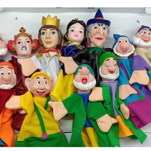 Showtime Snow White Large Hand Puppet, 11 pieces